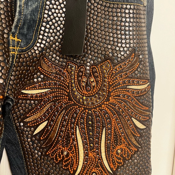 Kippy’s: hand-beaded, one-of-a-kind, authentic jeans w/Swarovski crystals. - Picture 6 of 11